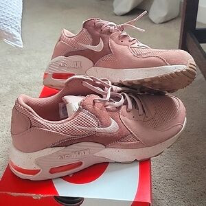 Women's Nike AirMAX
